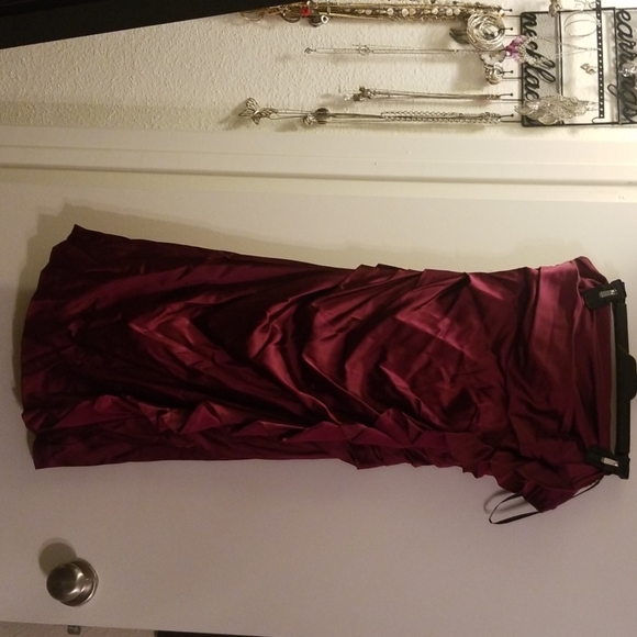 Suzi Chin for Maggy Boutique Dresses & Skirts - Maroon dress (Semi formal)
